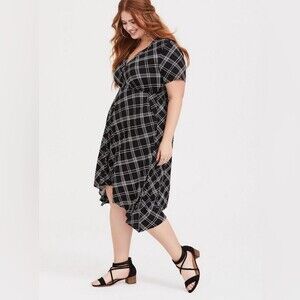 Torrid Sz 1X Whimsigoth Dark Academia Plaid Hi-lo Sharkbite Handkerchief Hem
